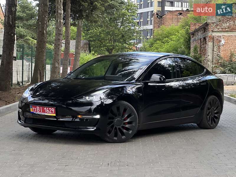 Седан Tesla Model 3 2022 в Львове