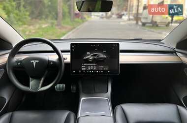 Седан Tesla Model 3 2022 в 