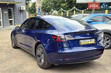 Седан Tesla Model 3 2023 в 