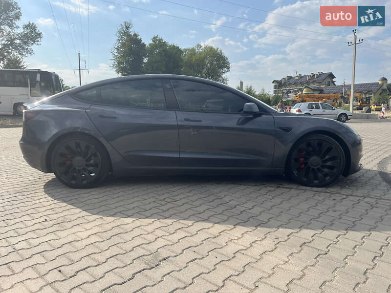 Седан Tesla Model 3 2021 в Львові