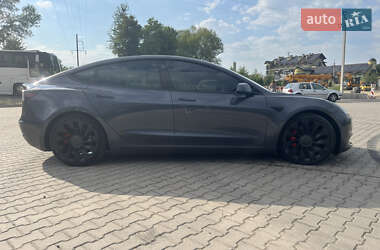 Седан Tesla Model 3 2021 в 