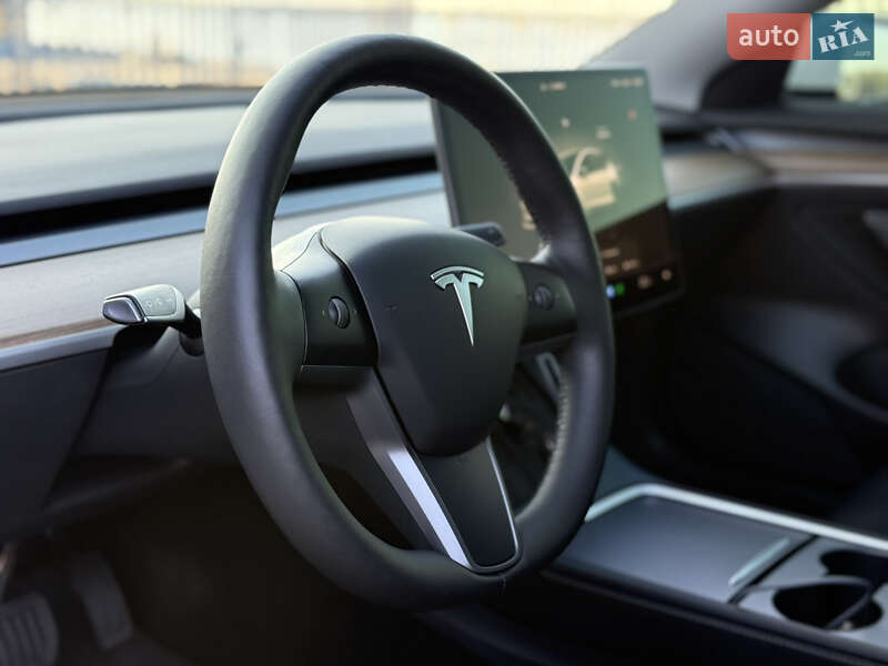 Седан Tesla Model 3 2022 в Днепре