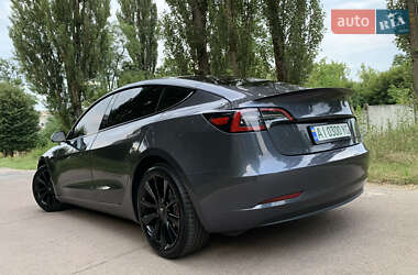 Седан Tesla Model 3 2023 в 