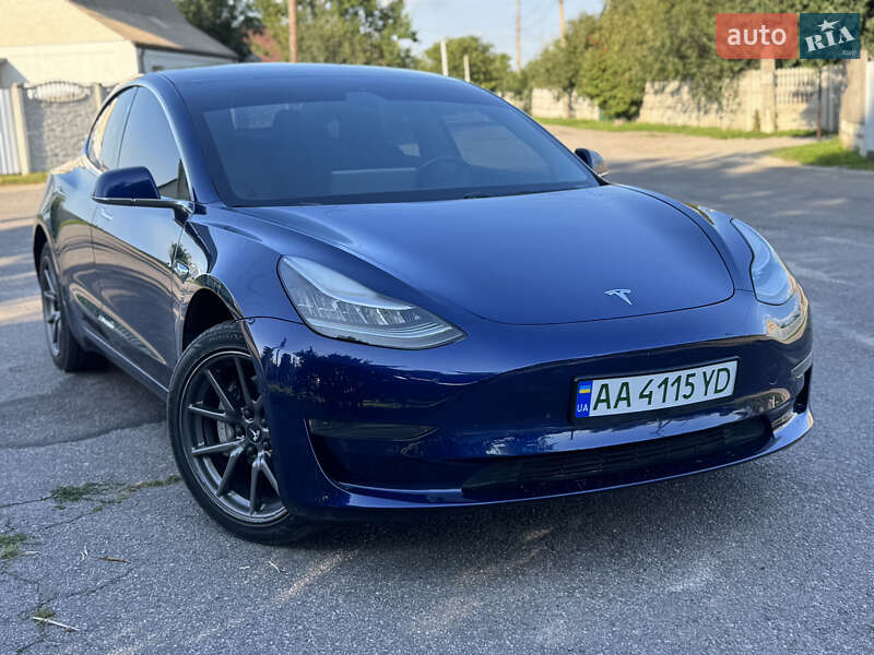 Tesla Model 3 2020