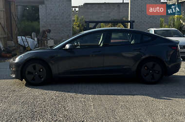 Седан Tesla Model 3 2023 в 