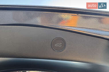 Седан Tesla Model 3 2023 в 