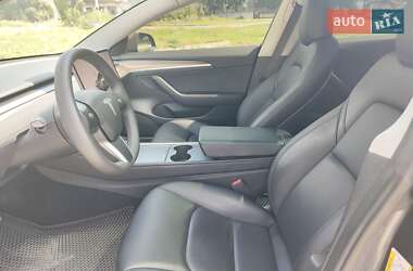 Седан Tesla Model 3 2023 в 