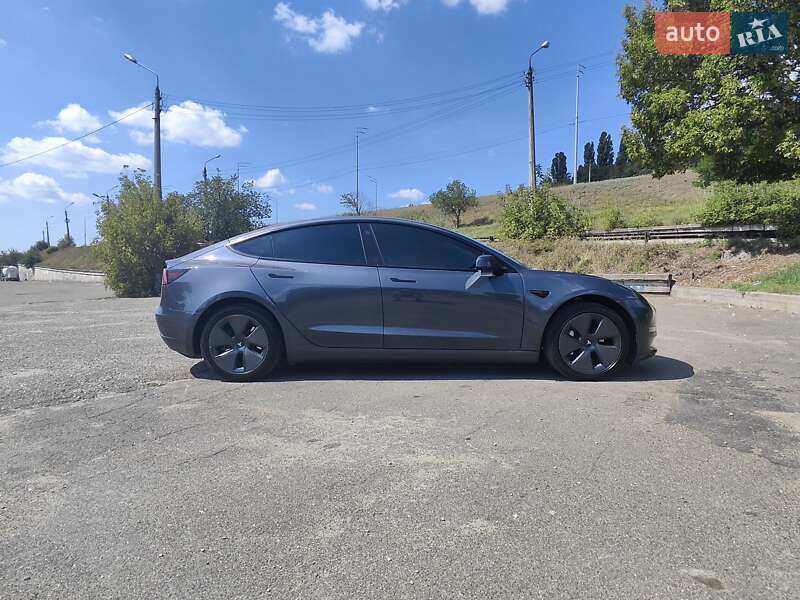 Седан Tesla Model 3 2023 в Киеве
