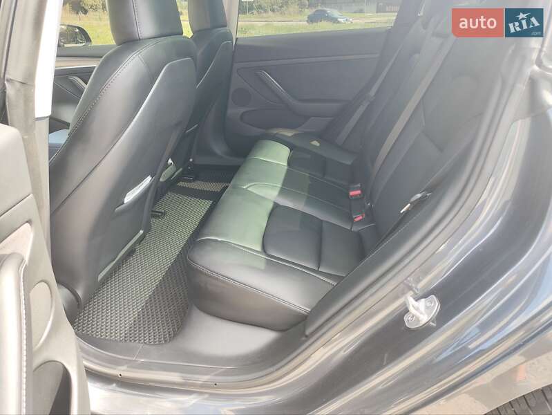 Седан Tesla Model 3 2023 в Киеве