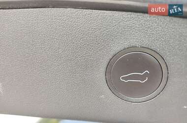 Седан Tesla Model 3 2023 в 