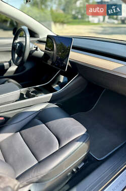 Седан Tesla Model 3 2018 в 