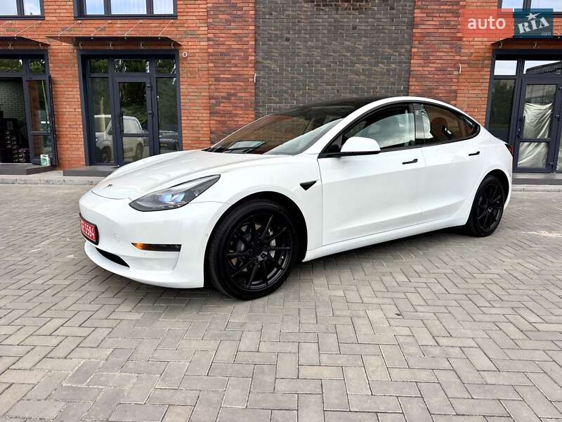 Седан Tesla Model 3 2021 в Кременчуці