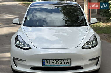 Седан Tesla Model 3 2022 в 