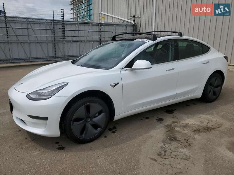 Tesla Model 3 2020