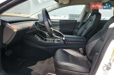 Седан Tesla Model 3 2020 в 