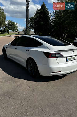 Седан Tesla Model 3 2021 в 