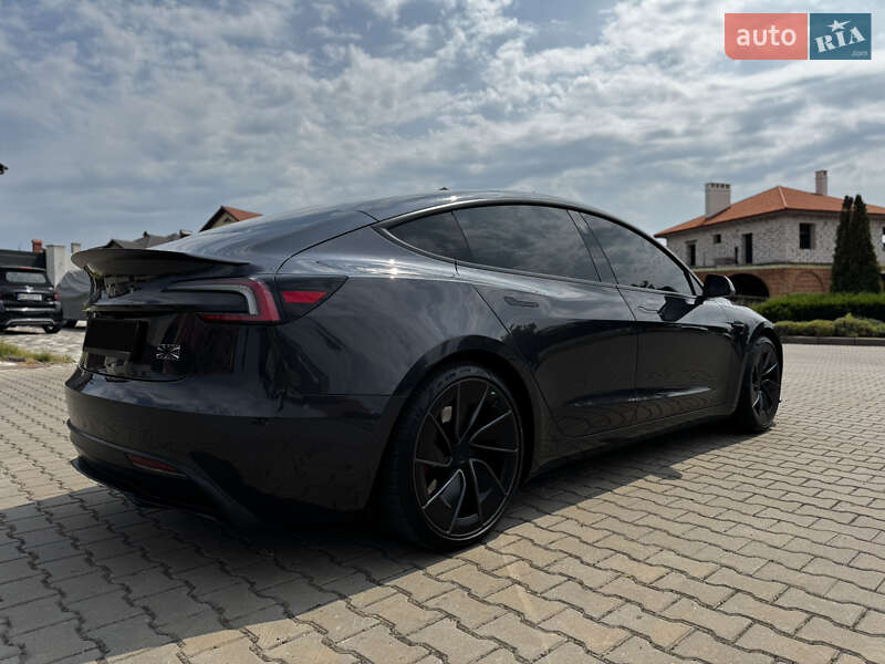 Седан Tesla Model 3 2024 в Одесі