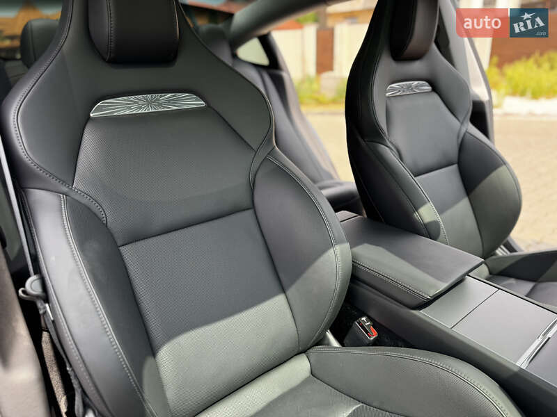 Седан Tesla Model 3 2024 в Одесі