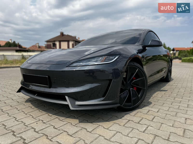 Седан Tesla Model 3 2024 в Одесі