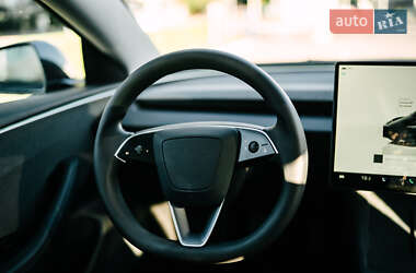 Седан Tesla Model 3 2024 в 