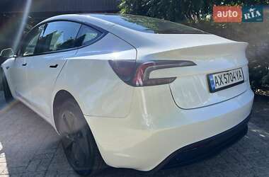Седан Tesla Model 3 2024 в 