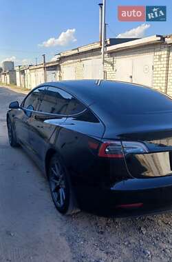 Седан Tesla Model 3 2022 в Кременчуге