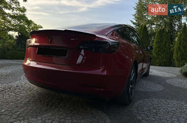 Седан Tesla Model 3 2020 в 