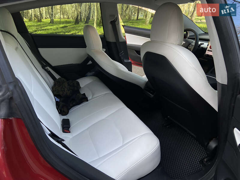 Седан Tesla Model 3 2020 в Тернополе