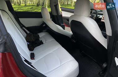 Седан Tesla Model 3 2020 в 