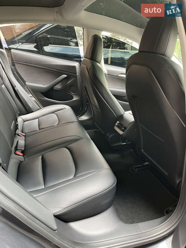 Седан Tesla Model 3 2022 в Дніпрі