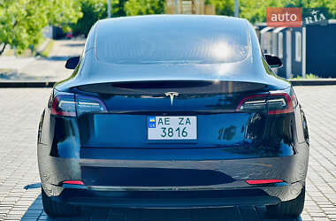 Седан Tesla Model 3 2020 в 