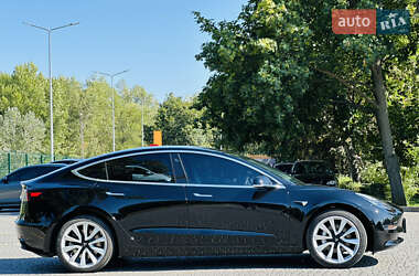 Седан Tesla Model 3 2020 в 