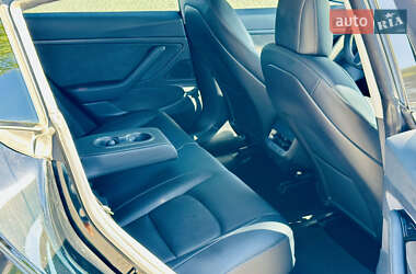 Седан Tesla Model 3 2020 в 