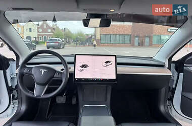Седан Tesla Model 3 2021 в 