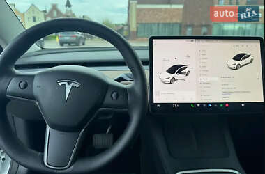 Седан Tesla Model 3 2021 в 