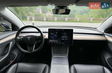 Седан Tesla Model 3 2021 в 