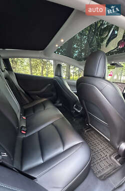 Седан Tesla Model 3 2018 в Чернигове