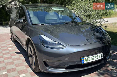 Седан Tesla Model 3 2022 в Киеве