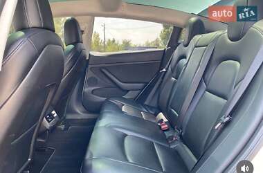 Седан Tesla Model 3 2021 в 