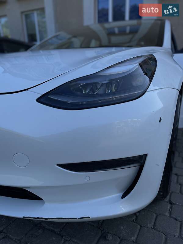 Седан Tesla Model 3 2021 в Ужгороде