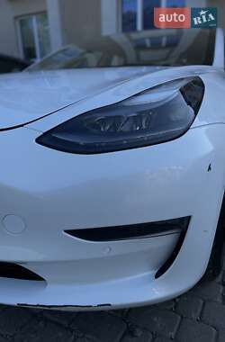 Седан Tesla Model 3 2021 в 