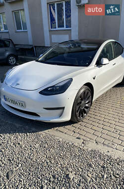 Седан Tesla Model 3 2021 в Ужгороде
