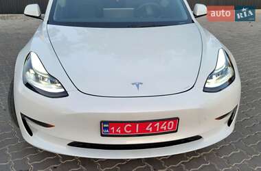 Седан Tesla Model 3 2023 в 