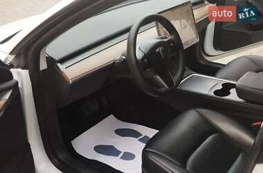 Седан Tesla Model 3 2023 в 
