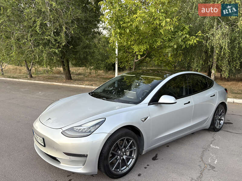 Седан Tesla Model 3 2018 в Запоріжжі