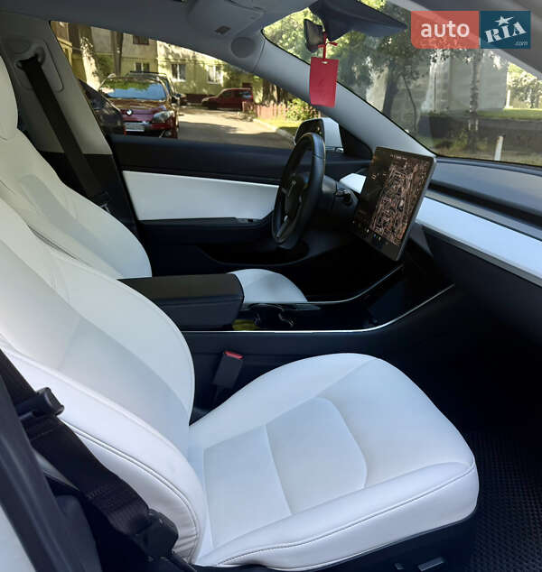 Седан Tesla Model 3 2019 в Білій Церкві