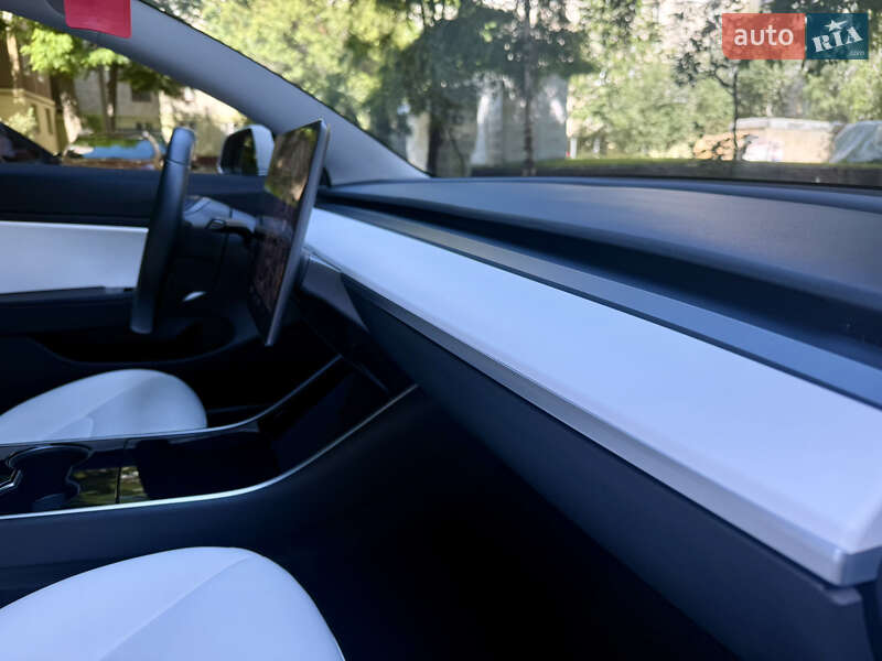 Седан Tesla Model 3 2019 в Білій Церкві