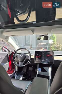 Седан Tesla Model 3 2019 в 