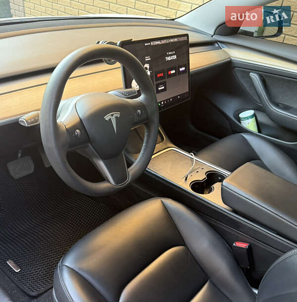 Седан Tesla Model 3 2021 в Киеве
