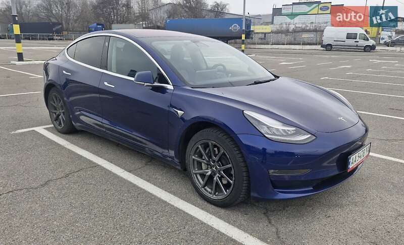 Седан Tesla Model 3 2018 в Києві